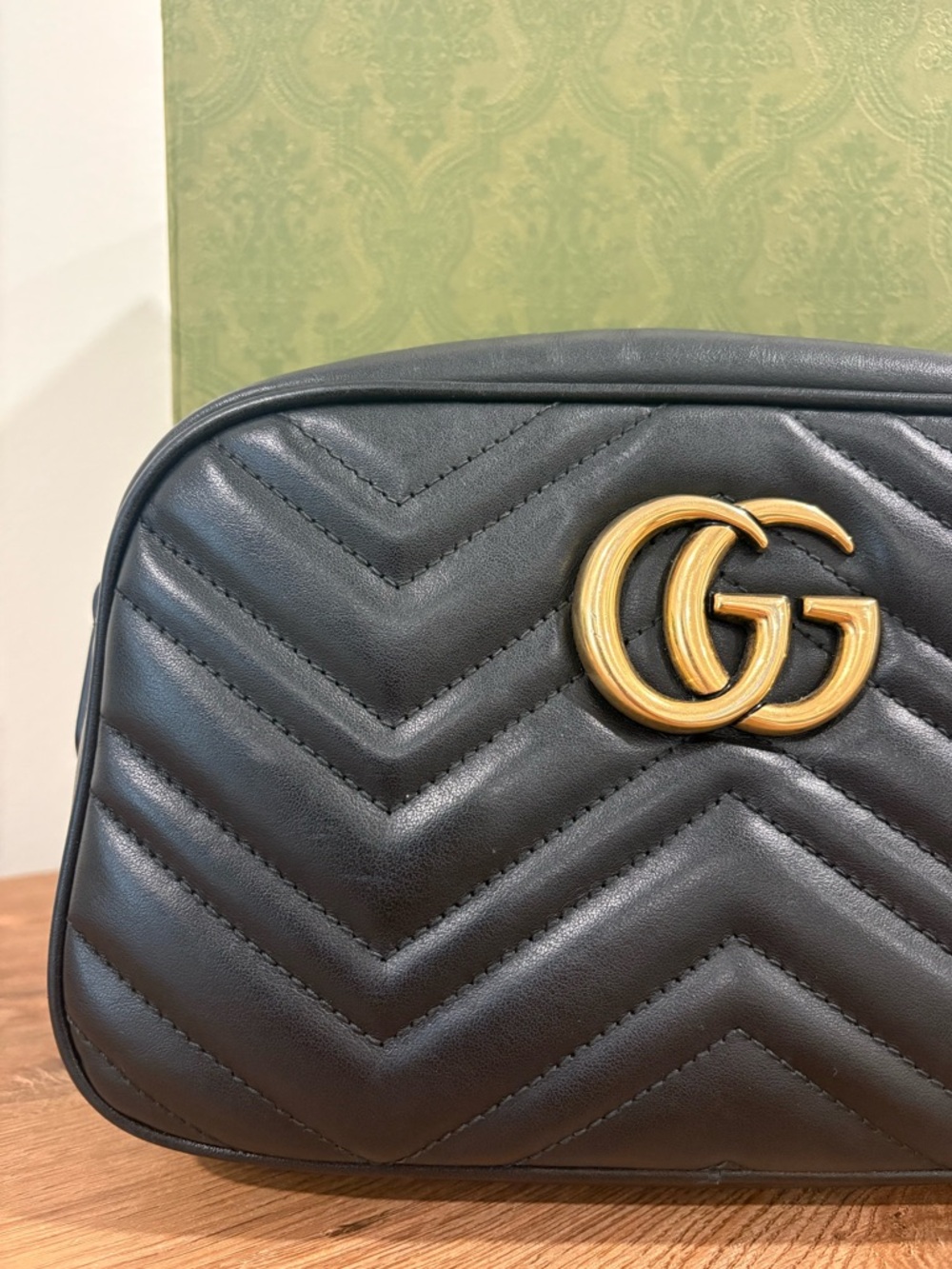 Gucci Black Chevron Leather Small Camera Bag with Gold Double G - Picture 3 of 9